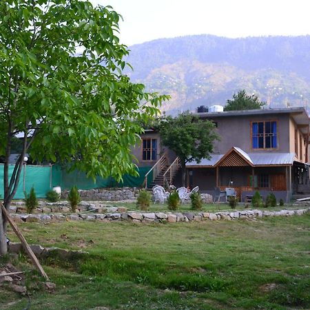 West End Lodges Neelum Zewnętrze zdjęcie